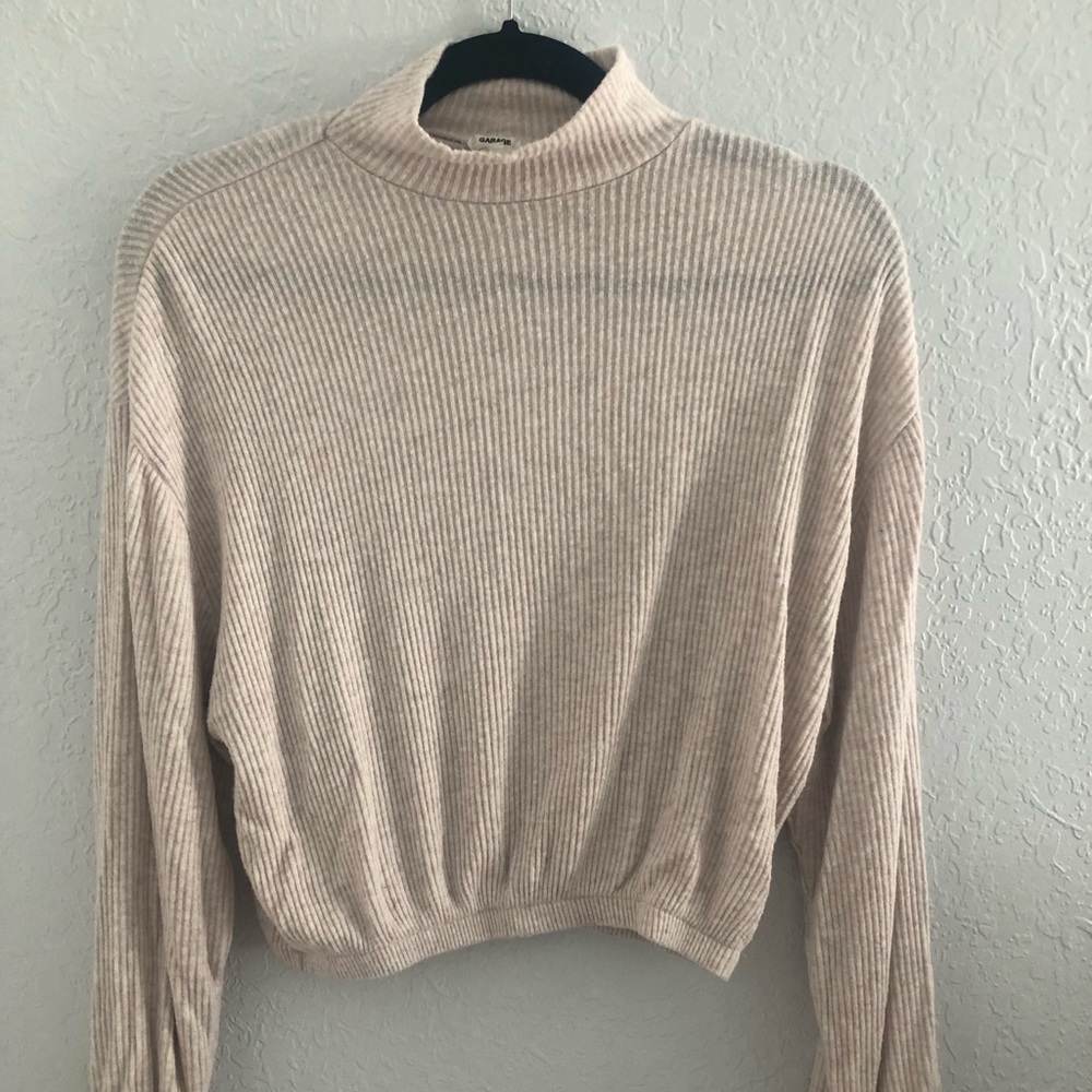 Cinched hem top